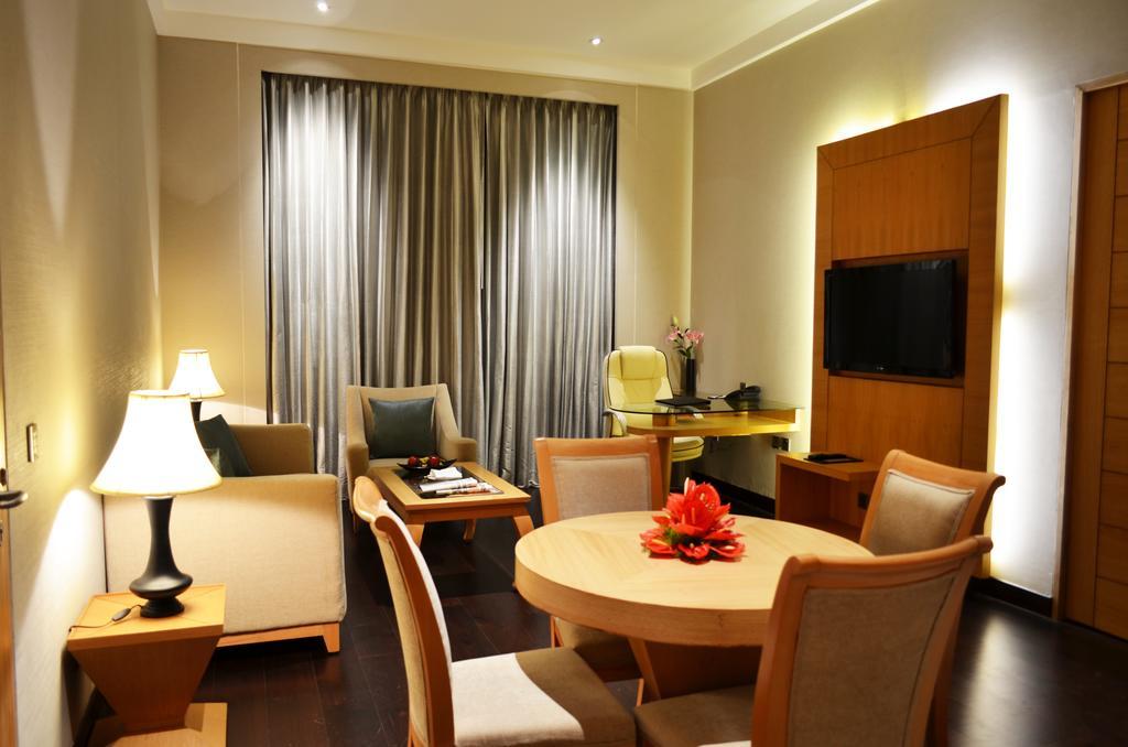Hotel The Umrao à New Delhi Extérieur photo
