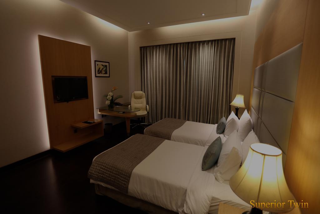 Hotel The Umrao à New Delhi Extérieur photo